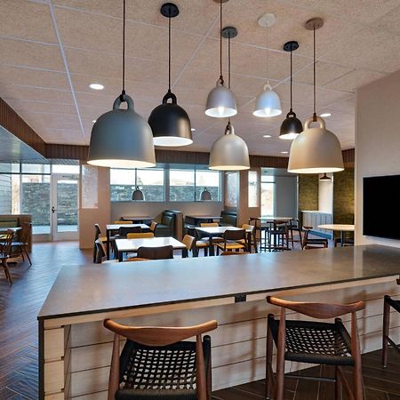 Fairfield Inn & Suites By Marriott Oskaloosa Buitenkant foto