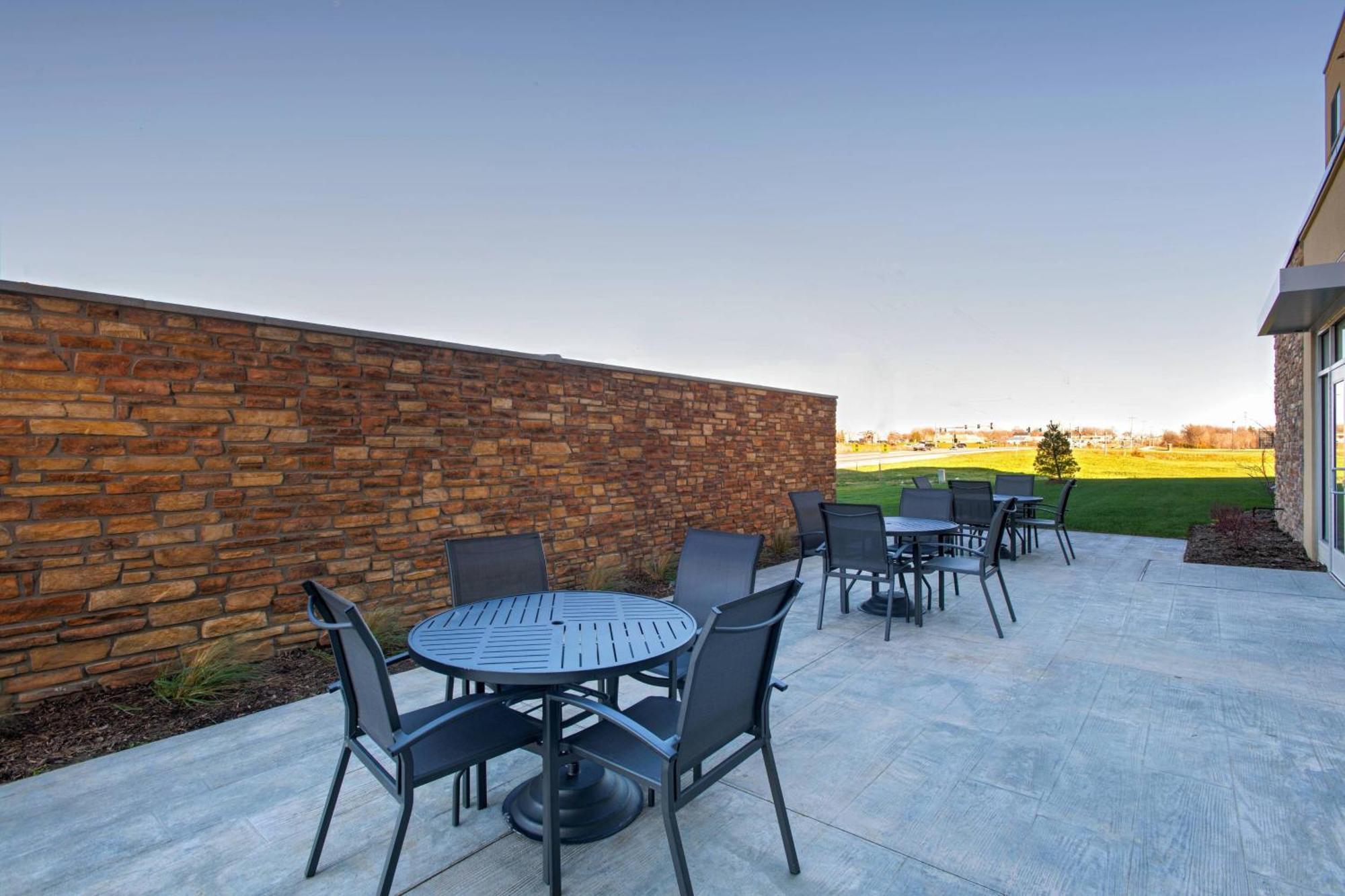 Fairfield Inn & Suites By Marriott Oskaloosa Buitenkant foto