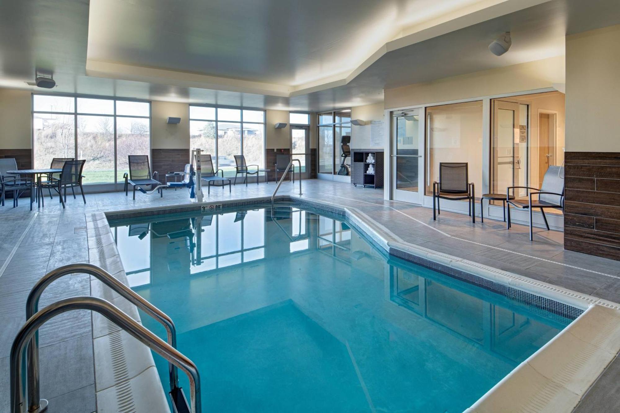 Fairfield Inn & Suites By Marriott Oskaloosa Buitenkant foto