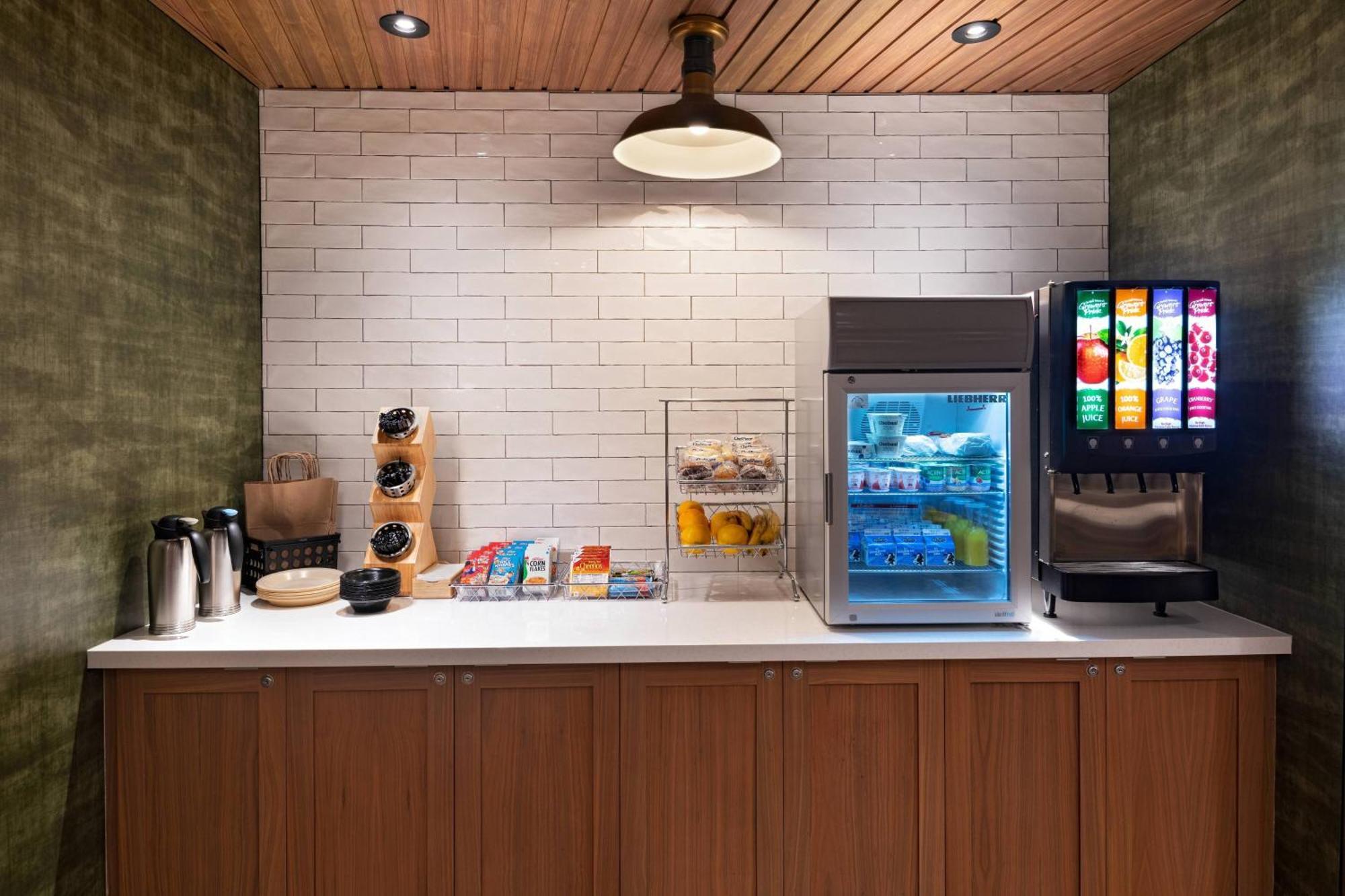 Fairfield Inn & Suites By Marriott Oskaloosa Buitenkant foto