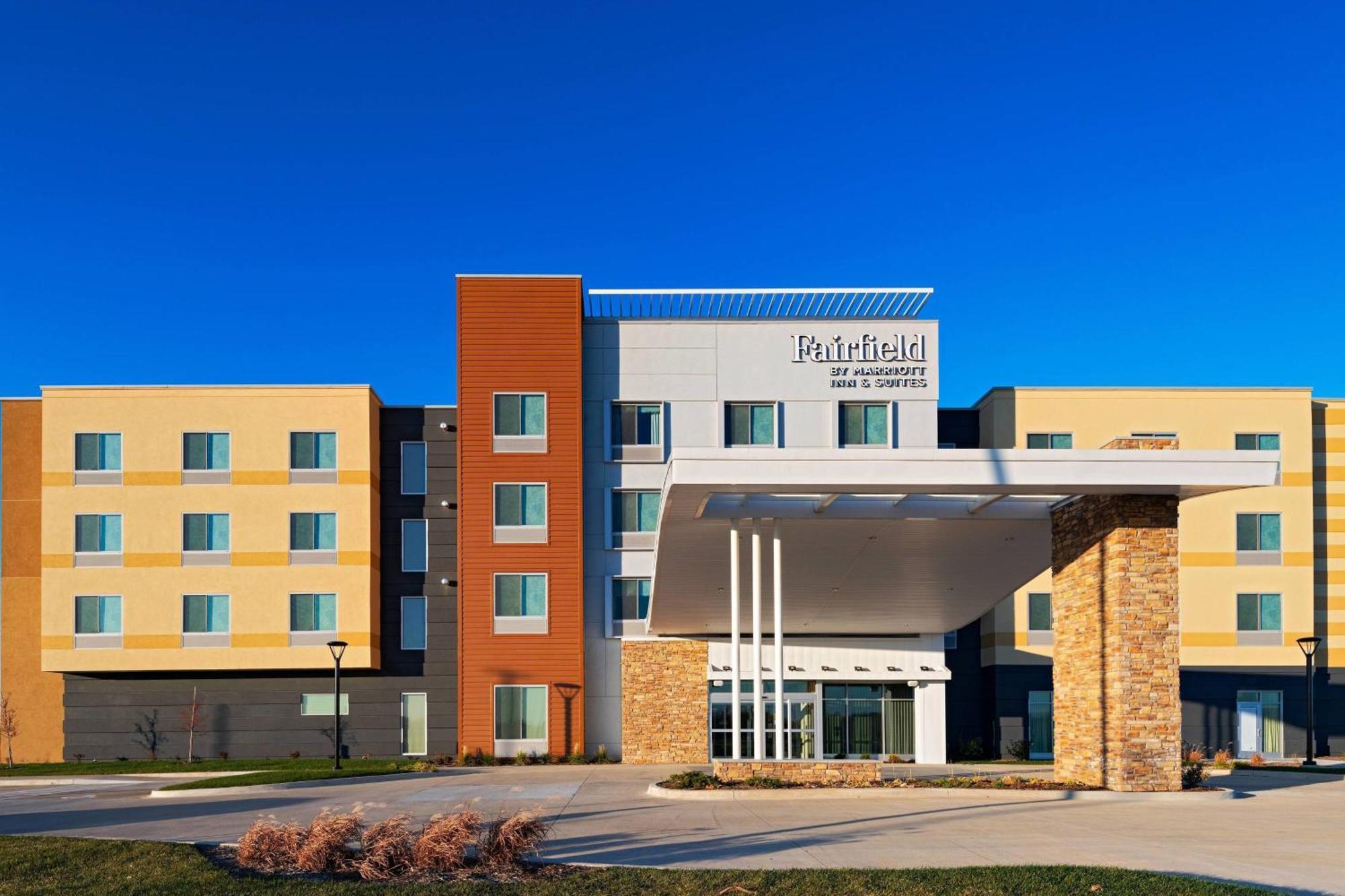 Fairfield Inn & Suites By Marriott Oskaloosa Buitenkant foto