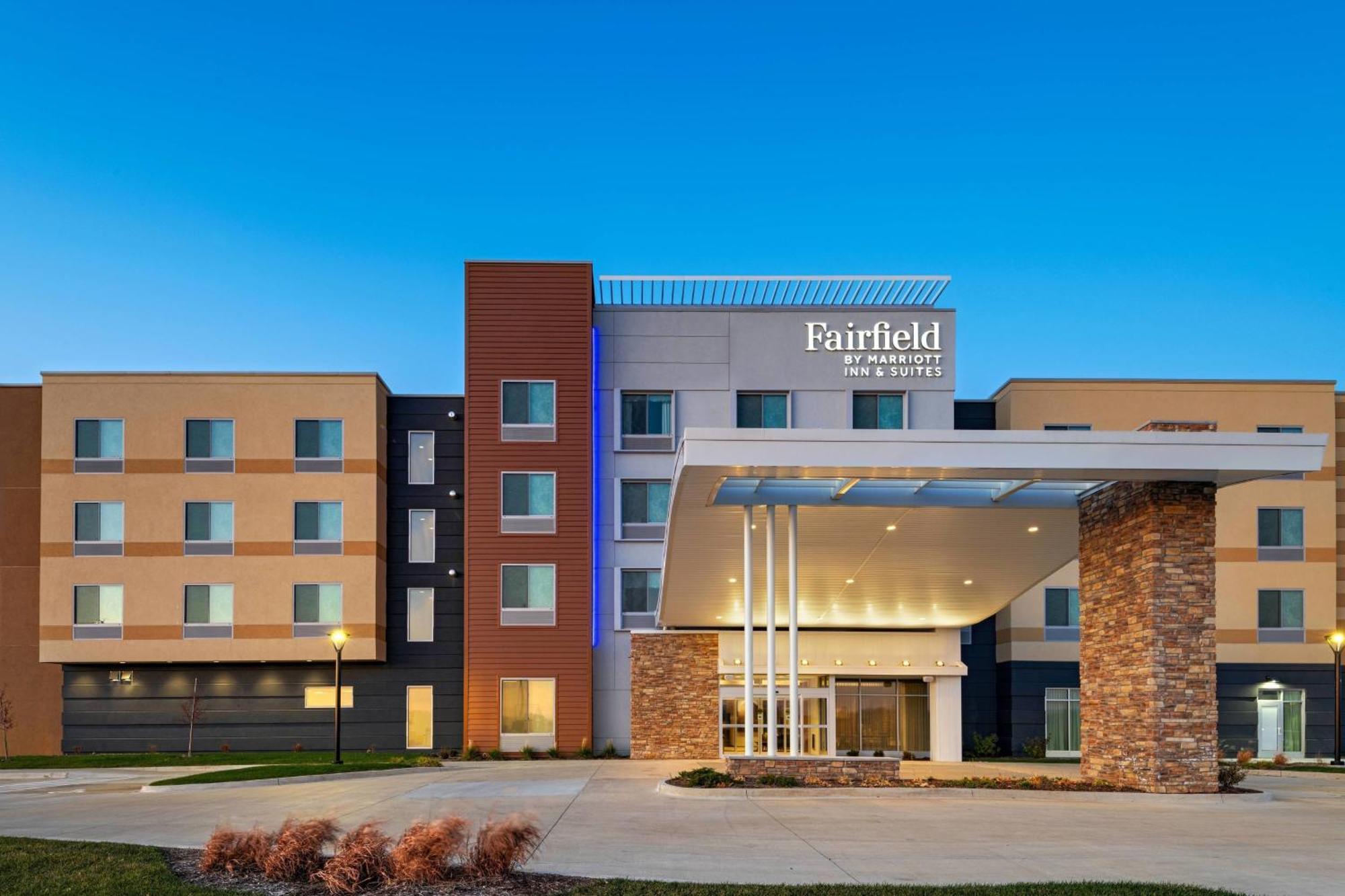 Fairfield Inn & Suites By Marriott Oskaloosa Buitenkant foto